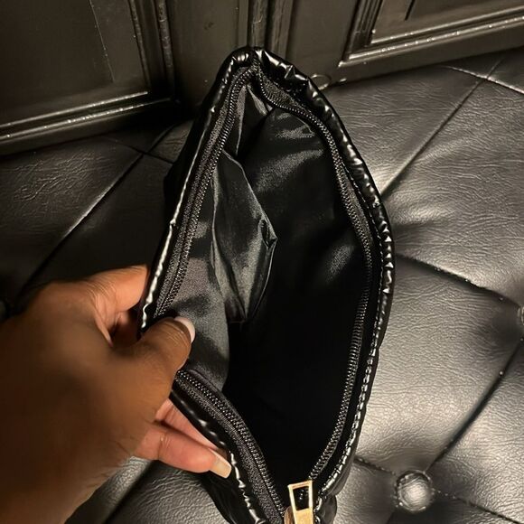 Black Quilted Pouch - Picture 3 of 3